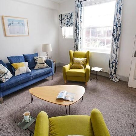 Paskins, Cowes - Sleeps 4 - 2 Bed - 2 Bath - Central Location المظهر الخارجي الصورة