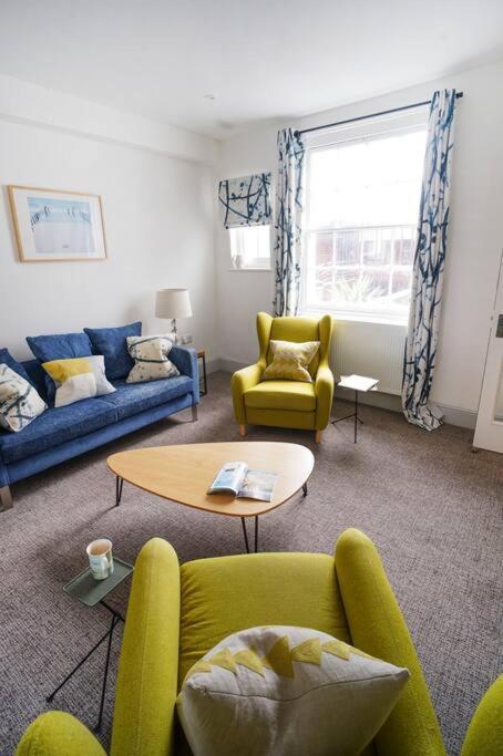 Paskins, Cowes - Sleeps 4 - 2 Bed - 2 Bath - Central Location المظهر الخارجي الصورة