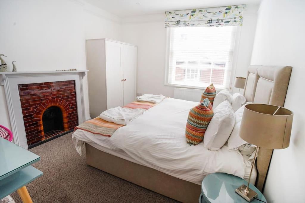 Paskins, Cowes - Sleeps 4 - 2 Bed - 2 Bath - Central Location المظهر الخارجي الصورة
