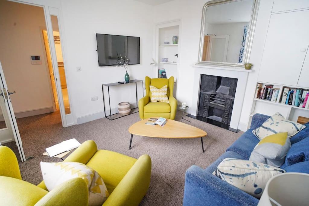Paskins, Cowes - Sleeps 4 - 2 Bed - 2 Bath - Central Location المظهر الخارجي الصورة